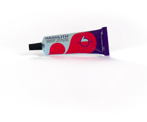 Benvenuti nella nostra categoria <em>Adesivo per pietre strass</em>! Qui troverete una selezione di adesivi di alta qualità appositamente progettati per l'applicazione di pietre strass e gemme. Questi collanti garantiscono un legame duraturo e sicuro tra le pietre e vari materiali come tessuti, pelle, plastica e metallo. <br><br> In questa categoria vi offriamo una varietà di adesivi basati su diverse tecnologie e adatti a diverse applicazioni. Dagli adesivi a rapida essiccazione per progetti urgenti agli adesivi flessibili perfetti per materiali pieghevoli – qui troverete l'adesivo giusto per le vostre esigenze. <br><br> I nostri adesivi per pietre strass e gemme sono facili da usare e garantiscono un risultato professionale. Scoprite la nostra selezione di adesivi di alta qualità e applicate in modo sicuro e permanente le vostre pietre scintillanti ai vostri progetti!