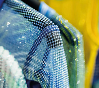 Benvenuti nella nostra categoria di settore <em>Fashion</em>! In questa categoria troverete un'ampia selezione di cristalli, merceria in vetro e componenti metallici che potrebbero essere rilevanti per l'industria della moda. Che siate designer, produttori di moda o semplicemente amanti creativi della bigiotteria alla moda, qui troverete tutto ciò di cui avete bisogno per creare accessori moda impressionanti e di stile. <br><br> I prodotti presentati in questa categoria sono versatili e perfetti per la creazione di gioielli alla moda, capi di abbigliamento, borse, scarpe e altri accessori alla moda. I nostri cristalli e merceria in vetro offrono un'impressionante gamma di colori, forme e dimensioni, garantendo che troverete sicuramente qualcosa di adatto alle vostre esigenze di design individuali. <br><br> I componenti metallici in questa categoria, come chiusure, occhielli e ciondoli, sono di alta qualità e duraturi, per garantire che le vostre creazioni resisteranno alla prova del tempo. Esplorate la nostra categoria <em>Fashion</em> e lasciatevi ispirare dalla varietà e qualità dei prodotti offerti. Create accessori moda unici e mozzafiato che catturano l'attenzione!